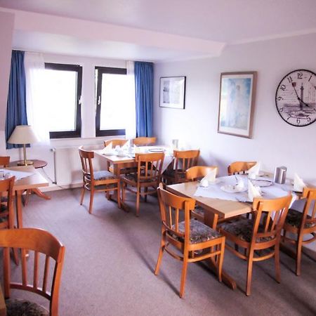 Hotel Zur Flora Essen Bagian luar foto